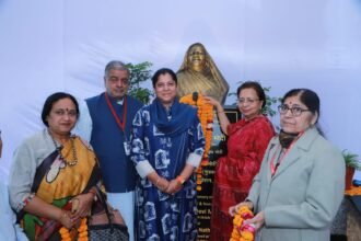Founder’s Statue Unveiled at Ginni Devi Modi Girls PG College; Annual Magazine ‘Vatayan’ Also Released. IMAGE CREDIT TO रिपोर्टर