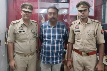 Kotwali Nagar Police Arrest Accused in Raid; Intensify Campaign Against Illegal Storage and Sale of Firecrackers. IMAGE CREDIT TO: पुलिस