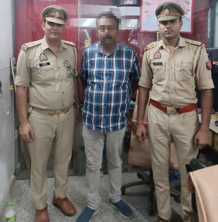 Kotwali Nagar Police Arrest Accused in Raid; Intensify Campaign Against Illegal Storage and Sale of Firecrackers. IMAGE CREDIT TO: पुलिस