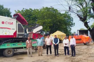 Central Team Visits Villages to Assess the Reality of Stubble Management, Inspects More Than 20 Villages. IMAGE CREDIT TO सूचना विभाग