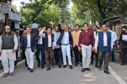 Anger Erupts Over Misbehaviour with Advocates at the High Court; Memorandum Submitted Demanding a High Court Bench in Western Uttar Pradesh. IMAGE CREDIT TO: रिपोर्टर